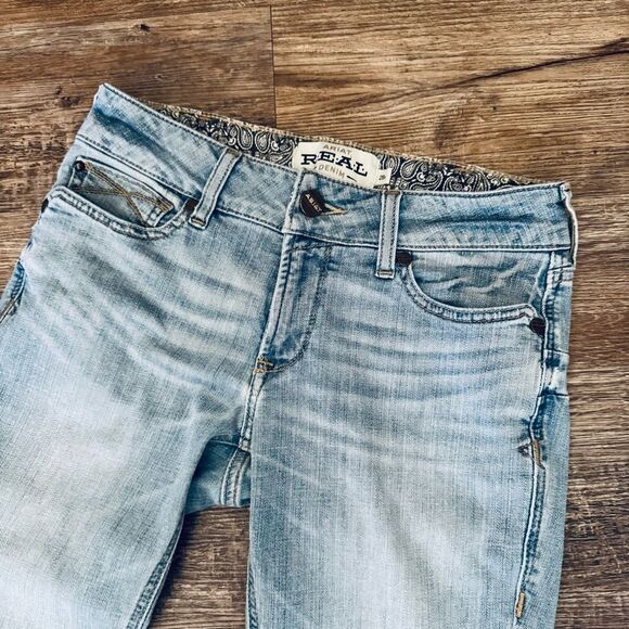 Ariat R.E.A.L Hallie Flare Jean Mid-Rise Light Wash Denim Size 28R - Picture 3 of 13